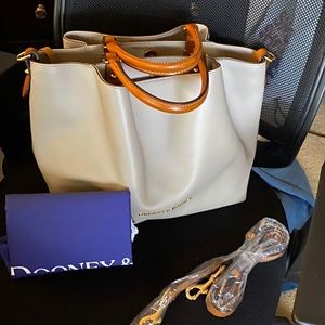 Dooney & Bourke Bag